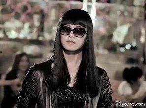 男伴女装吃瓜,一场别开生面的时尚秀