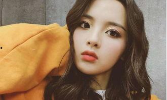 杨超越吃瓜还卖瓜的视频