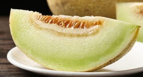 冰激凌蜜瓜吸着吃,吸着吃，尽享夏日清凉美味